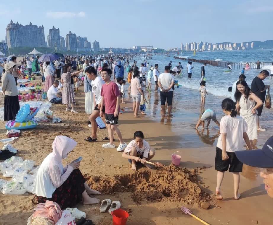 “不知道羞耻，隐私都露出来了! ”

生死关头，谁还在乎衣服穿多穿少？


