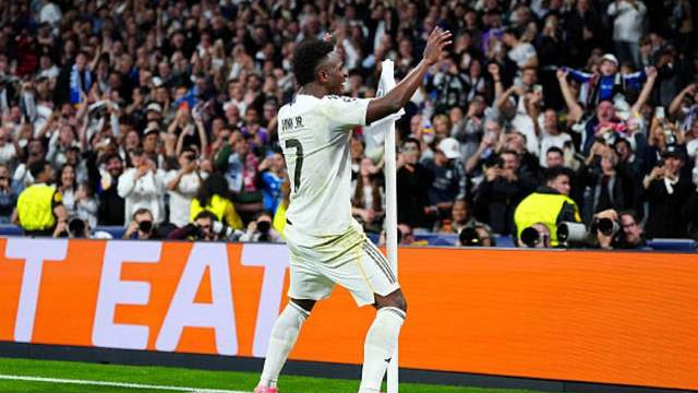 2-1！巴尔韦德独造2球，熊皇破门制胜，皇马双杀晋级，或再战曼城