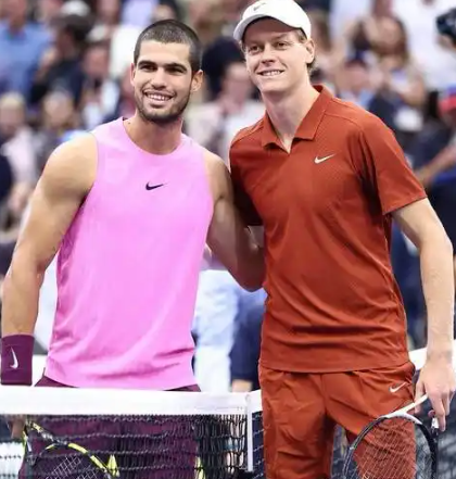 北京时间11月16日，ATP年终总决赛两场半决赛结束，又是辛纳和阿尔卡拉斯会师决