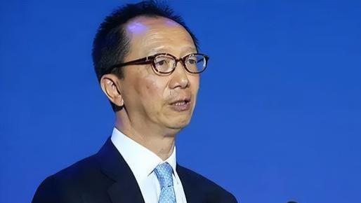 放弃美国绿卡，为中国香港狂赚3万亿，香港财神爷梁锦松