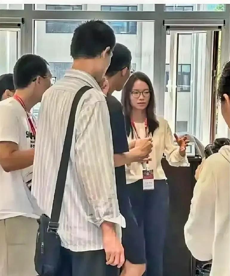 数学家王虹和韦东奕哪个更厉害？
对于普通人来说，这两位都是天才。一位是纽约大学的