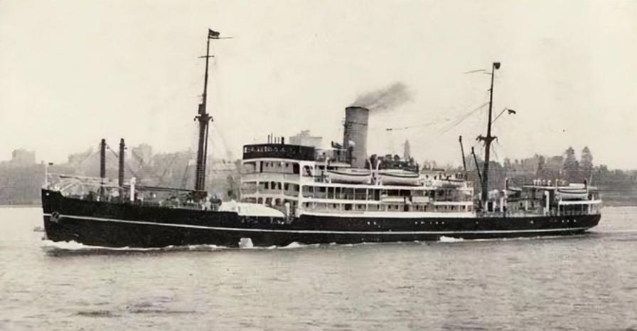 1949年1月，中统特务头子叶秀峰把2700根金条交给儿子，让带着去台湾，不料，