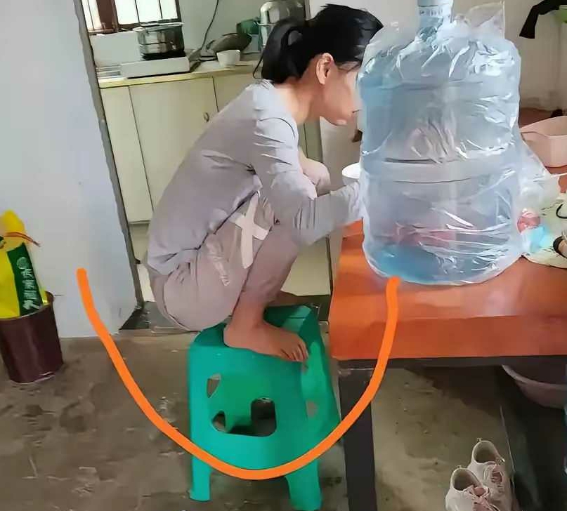 其实可以连凳子都省了！
