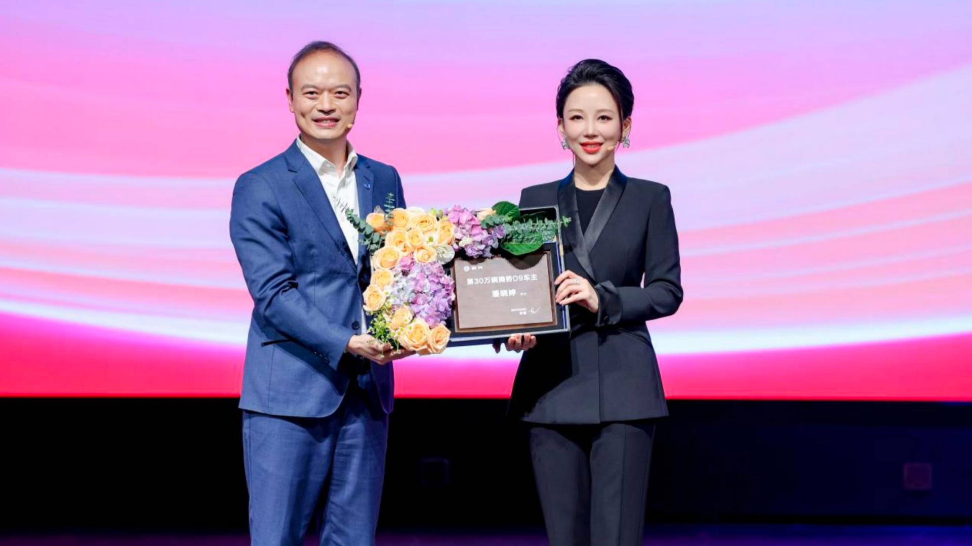 三十万精英车主的选择：腾势D9刷新全球新能源MPV纪录