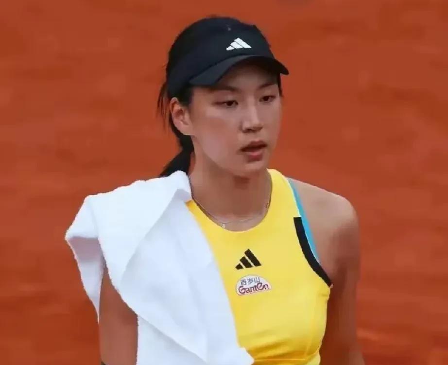 王欣瑜退赛了！
她可能是太累了，刚刚看到她退出巴特洪堡站女单比赛，而继续和郑赛赛