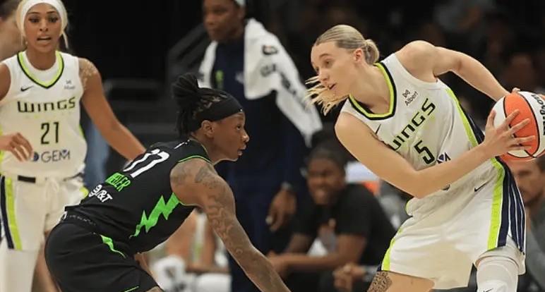 #WNBA# 飞翼87-63大胜风暴。 小宝的防守和篮板球是能获得稳定出场时间的