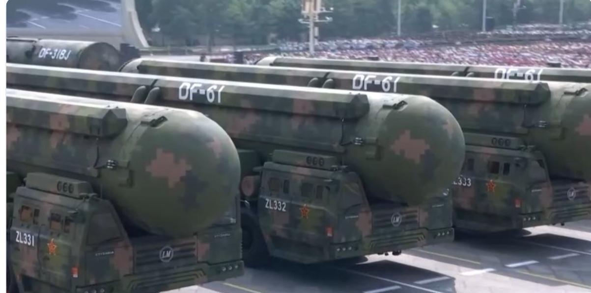 #看九三阅兵你最大的感受是什么#观看九三阅兵，我内心涌动着无比的骄傲与自豪。作为