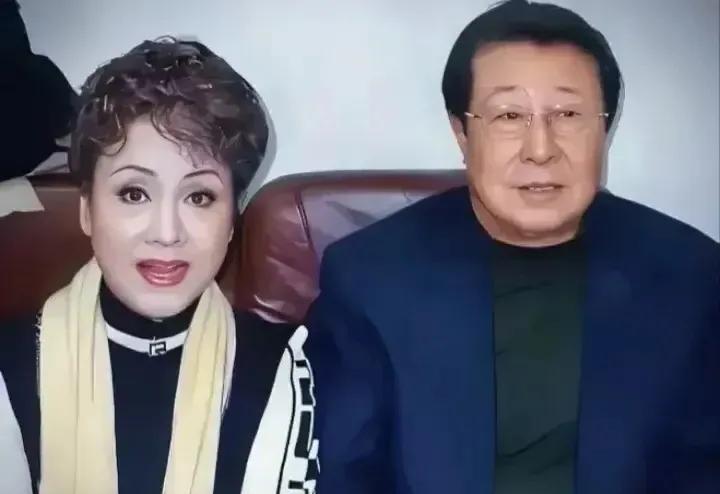 王心刚与李谷一的合作，堪称中国电影音乐与表演结合的典范！     王心刚主演的电