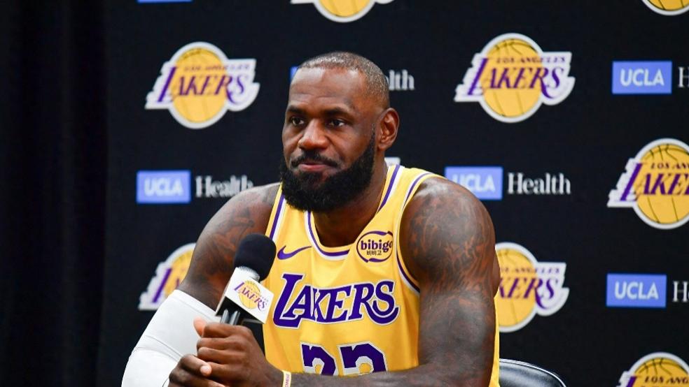 据报道，詹姆斯在发展联盟高强度锻炼后预计最快18日重返湖人队