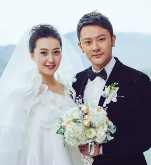 印小天花费400万聘礼，娶女粉丝哈琳娜，当时女方说：“婚后我家会回1500万嫁妆
