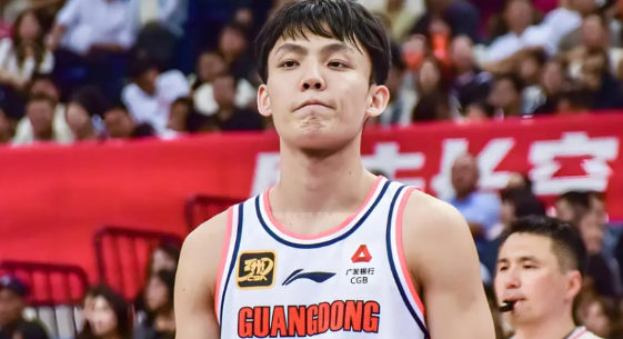 陈海涛赚得盆满钵满。
广东男篮虽然输给上海男篮，但下场比赛将回到广东男篮主场举行