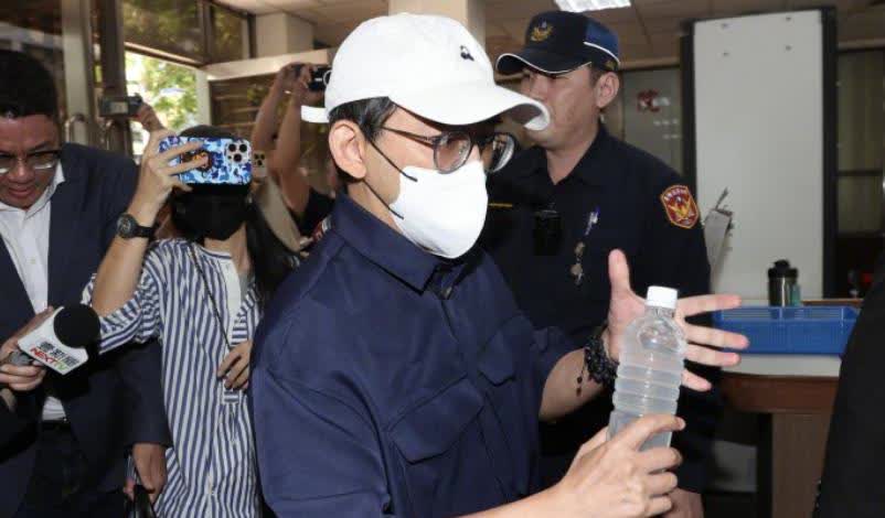 台湾知名主持人黄子佼再添新罪证。

这下，这个外表光鲜、事业令人仰慕的人事业