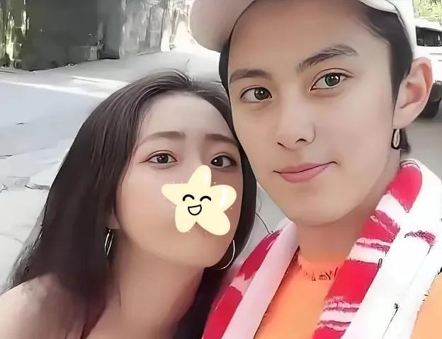 哎！其实这个瓜如果放几年前，我觉得大家肯定会好奇，好奇一个顶流明星有了女朋友粉丝