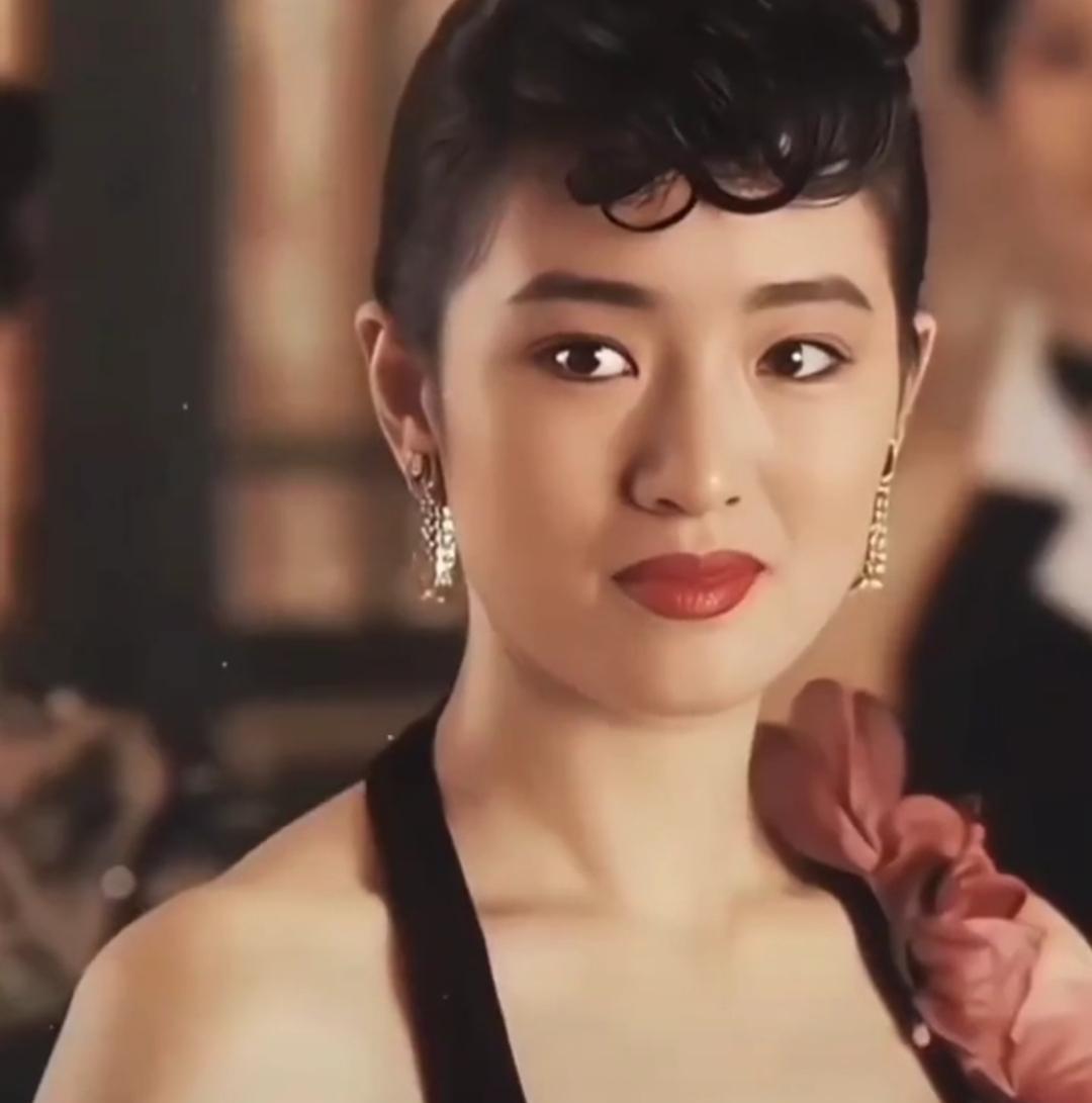 漂亮，中国明星的一块招牌， 大美女，好身材。#娱乐# #明星#
