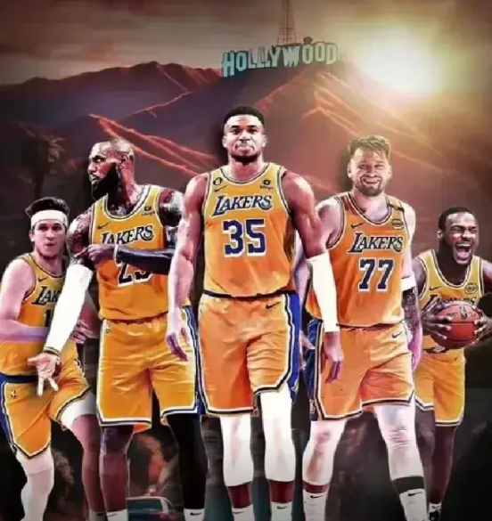 青黄不接！詹姆斯之后，NBA谁能扛大旗？
1、字母哥。有能力，流量差点。
2、约