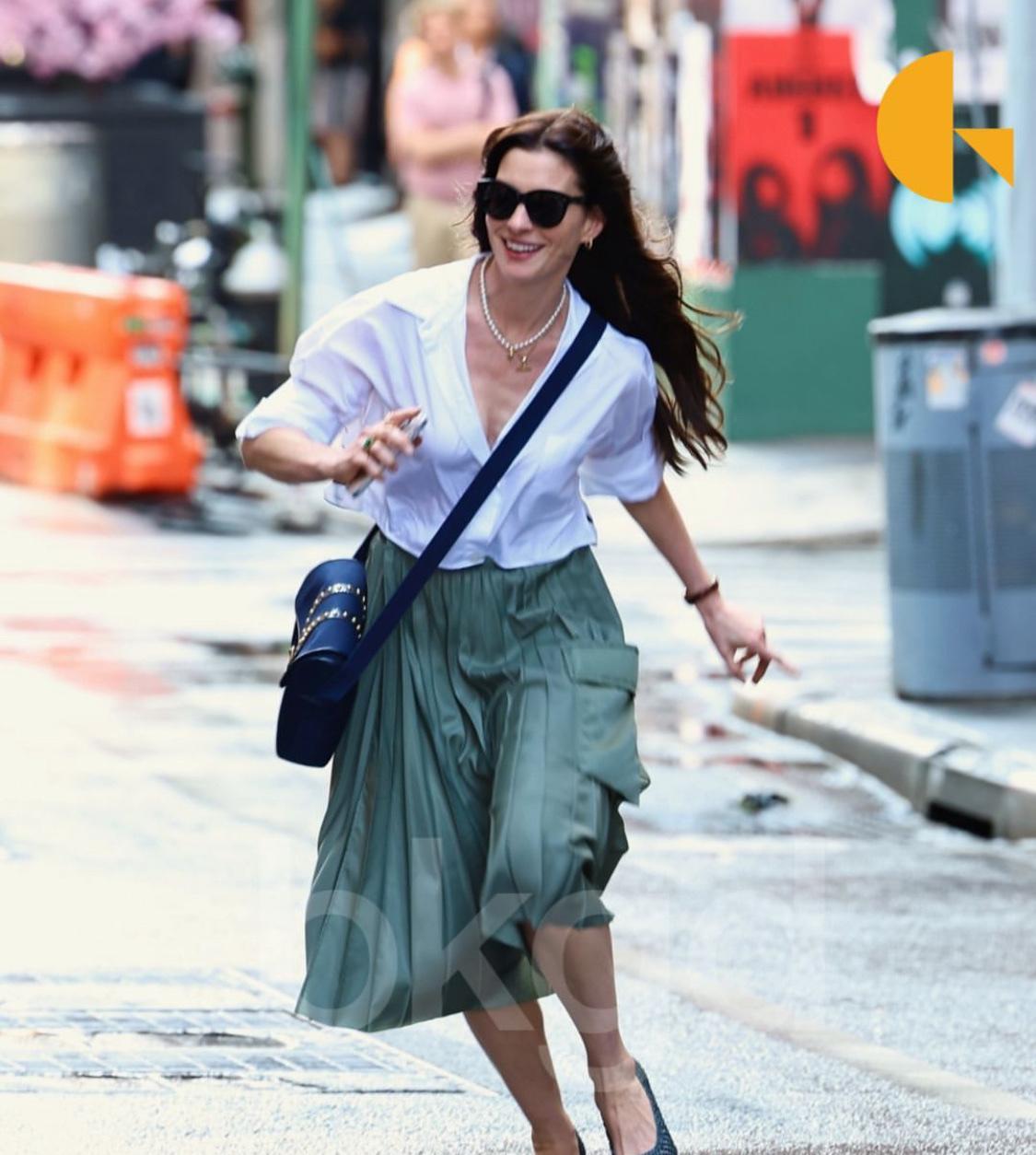 静若处子动若脱兔！AnneHathaway 拍攝《穿著 Prada 的惡魔 2》
