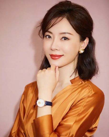 2006年，冯小刚筹集了8000万拍摄《集结号》，邀请陈数当女主角。谁知，连拍5