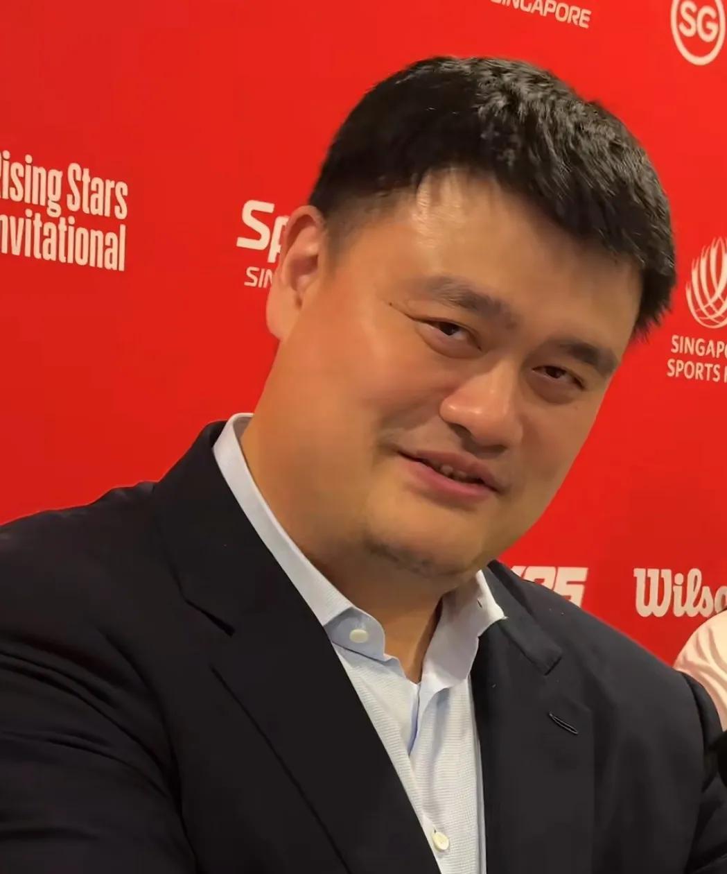 家人们，体育大新闻！就在刚刚结束的NBA选秀大会上，“中国篮球新希望”杨瀚森首轮
