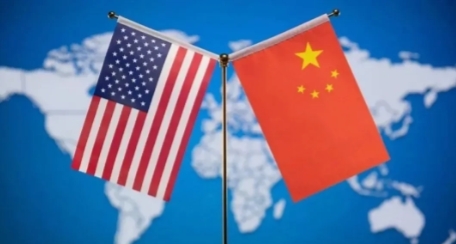 美政客对我们的做法非常不满！美国政客前驻日大使伊曼纽尔放话声称，中国将“经济胁迫