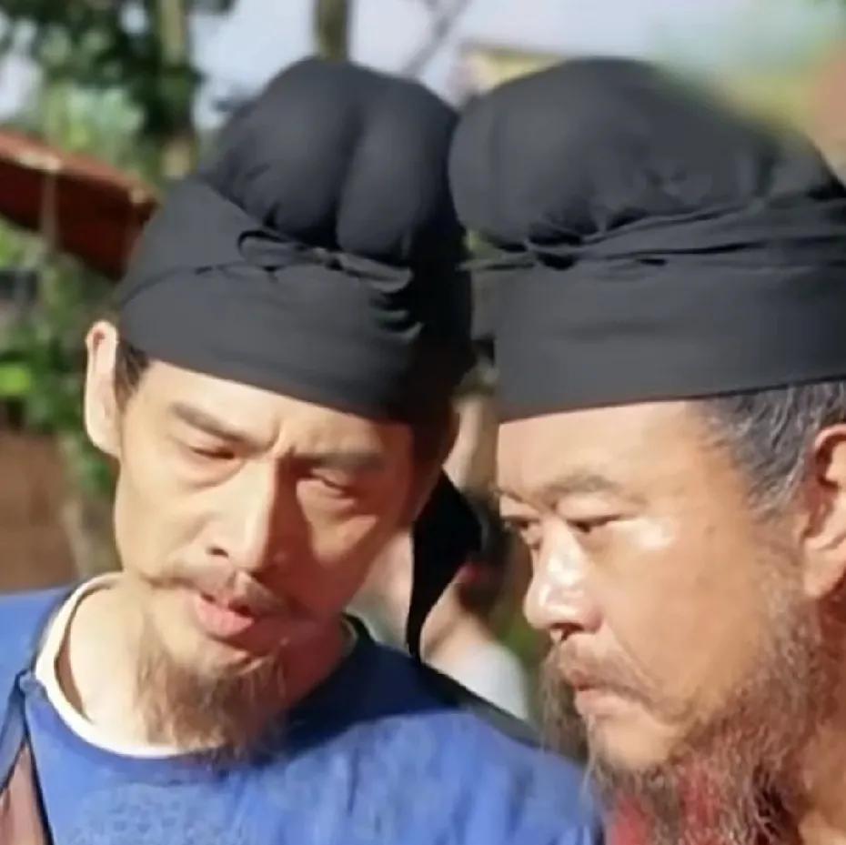 《长安的荔枝》大火，但是剧中这个帽子——唐代幞头，形象不太不雅观，看上去像一个装