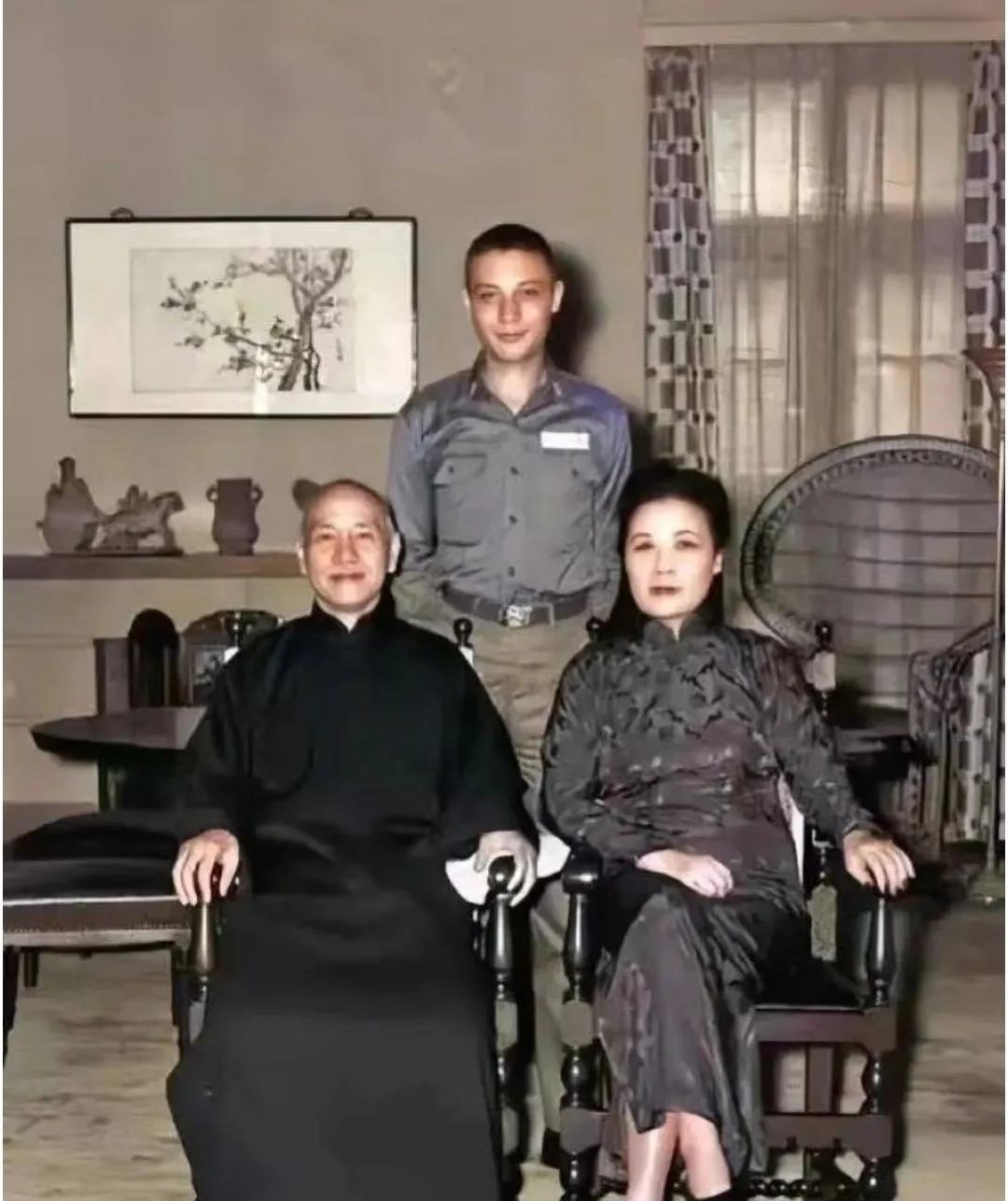 蒋宋晚年和长孙蒋孝文的一张合影！