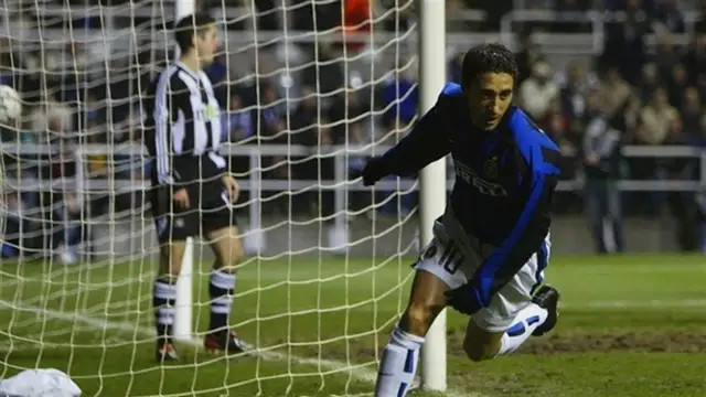 23岁在米兰夺冠却不开心，26岁穿国米10号却打替补，帅才不适合豪门