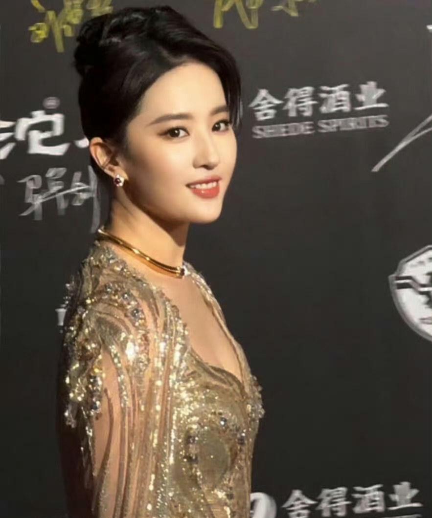“业内和观众不会错过好的作品，时间更不会辜负真诚的创作者。这不是对某一个人的肯定