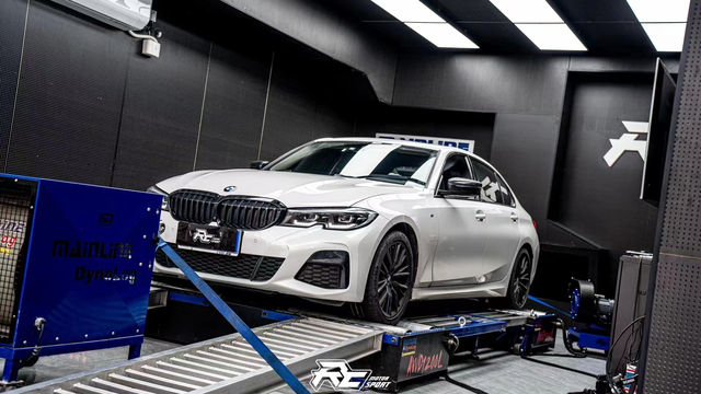 3系刷了1阶后真爽
2020年3月的宝马325li耀夜，刷了一阶，换了kwv3避