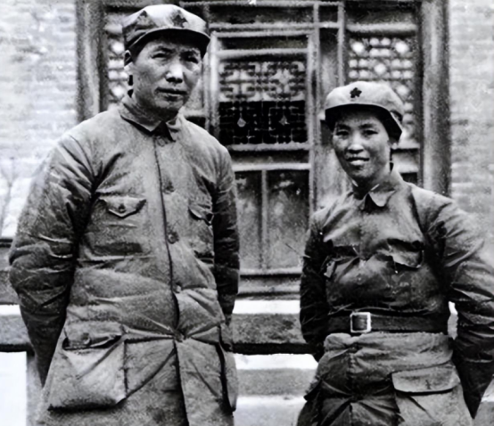 “我们是共产主义者，不能因为私情就徇私枉法！”
面对家人的苦苦哀求，贺子珍满脸痛
