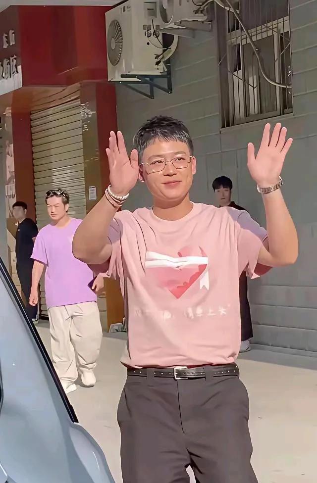 这是欧豪？发福了。变稳重了！
欧豪的花期是真短。没有以前的痞帅了！