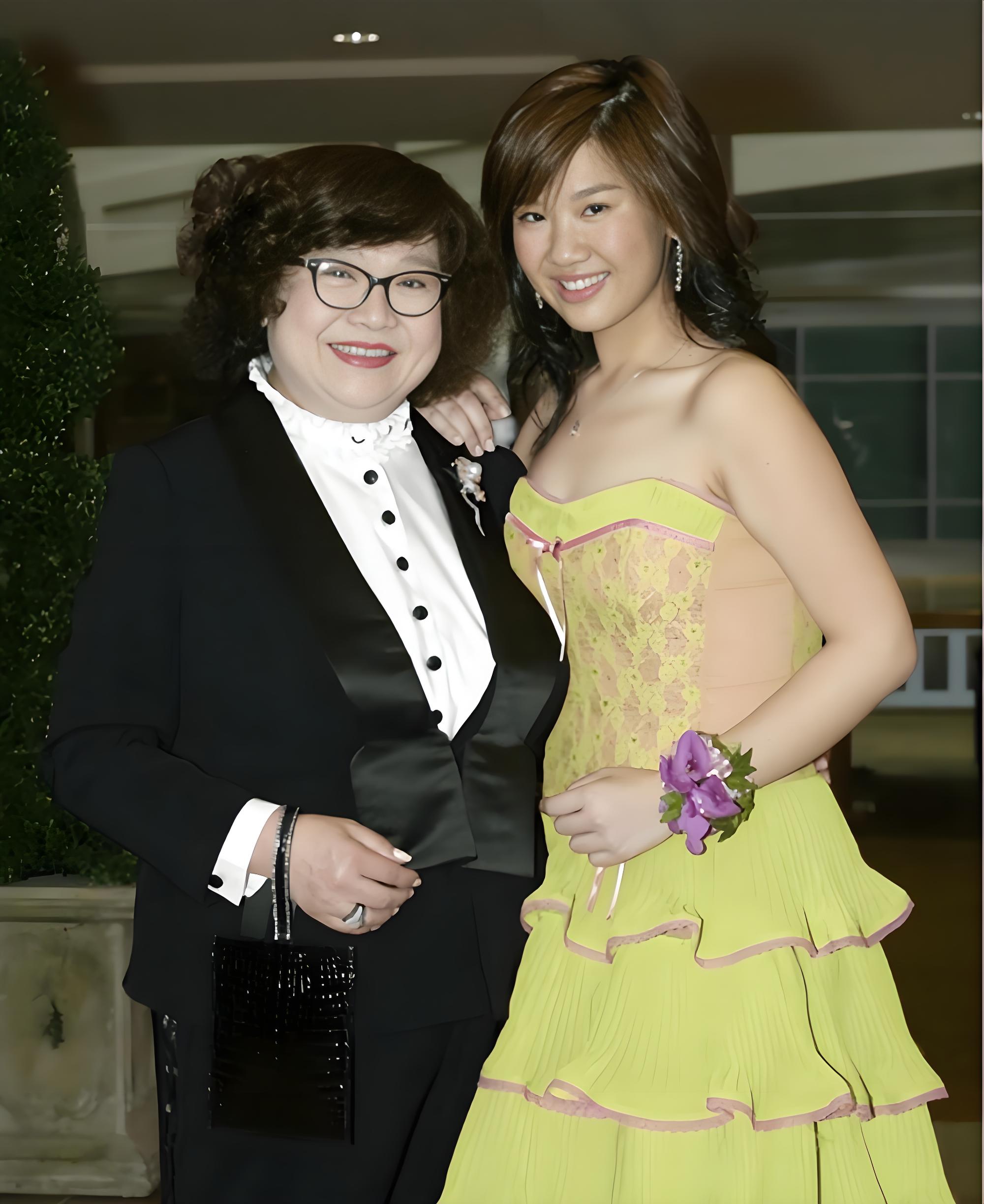 “肥姐”沈殿霞在2008年去世，给独生女儿郑欣宜留下了大约6000万的遗产，并规
