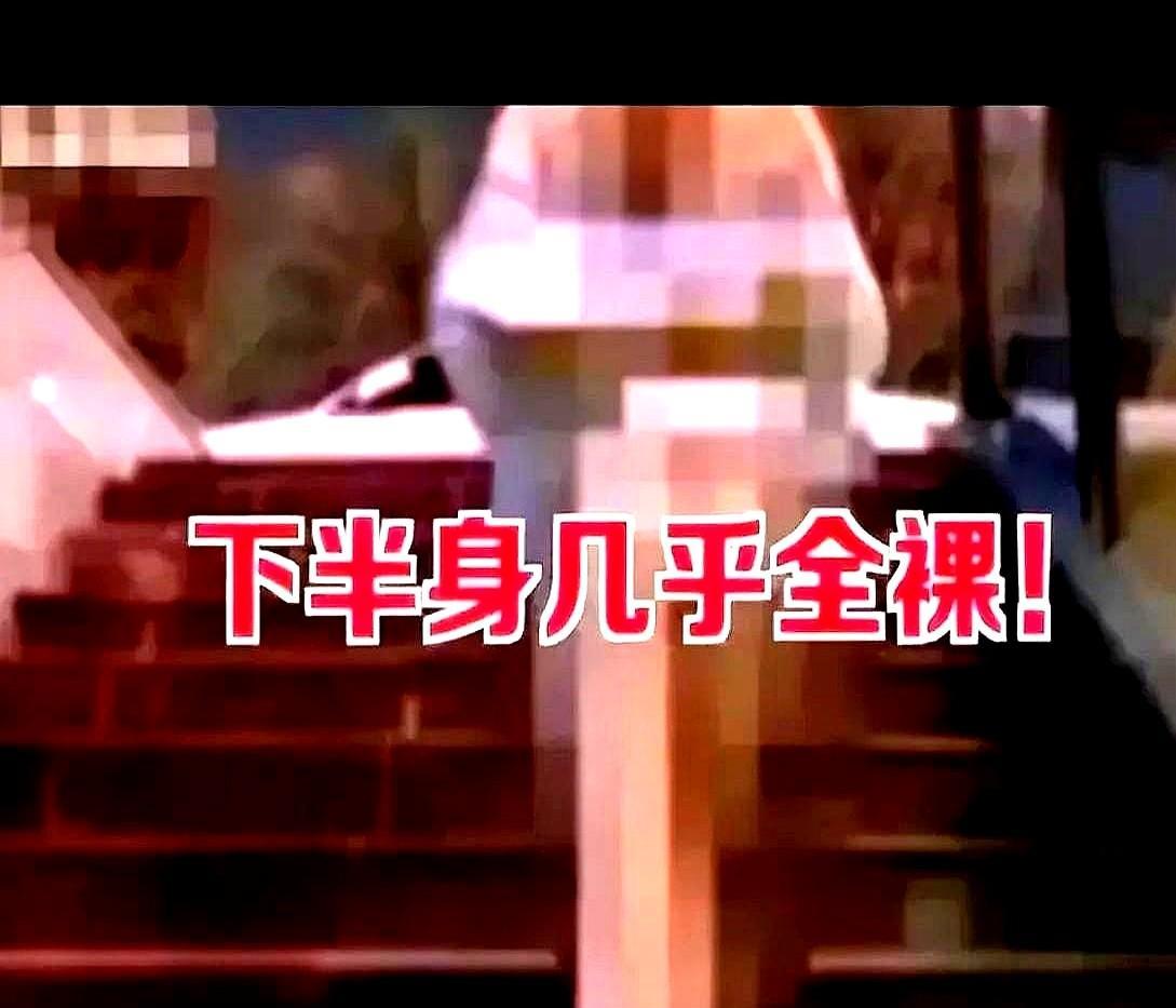 今天在集市上看到一个女的太不知羞耻了，上身穿着肉色衣服，两个门门看的一清二楚，下