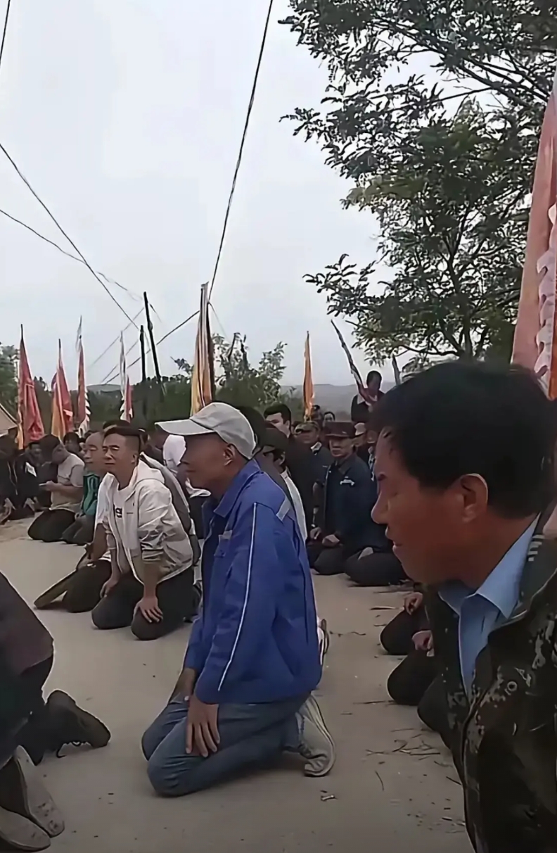 小时候觉得老百姓求雨真是愚昧无知、荒唐可笑。大自然运行自有规律，岂是你跪求能求来