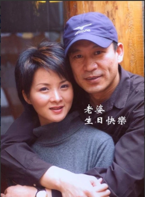 当年，27岁的谢兰嫁给大自己11岁的师小红，两人约好了丁克，不要孩子，因为她的父