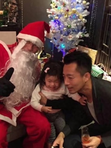 汪小菲苦尽甘来了，再也不用跑国外看两个孩子，让人拿捏，一家人与朋友团聚，真好！