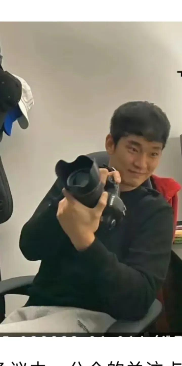 韩国金赛伦自杀的原因是由于7亿韩元的赔偿和金秀贤的无情和无知。金赛伦酒驾后面临着