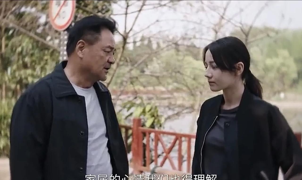 《利剑玫瑰》：
真的没有想到，在生命的最后一刻，老尹竟然对人贩子做出这样的事来。