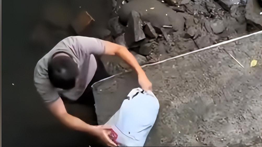 深圳男子捡走河道大量现金，律师：满足这2个条件的金钱才可以私自占有