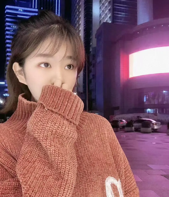 为什么都喜欢少妇啊?像我这种白白嫩嫩漂漂亮亮的少女不好吗
