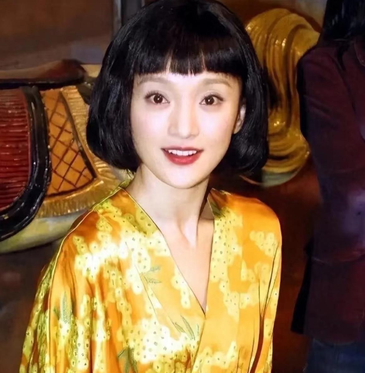陈凯歌说：若她长高10cm，整个世界都是她的！
周公子给我最特别的一个感受是：无