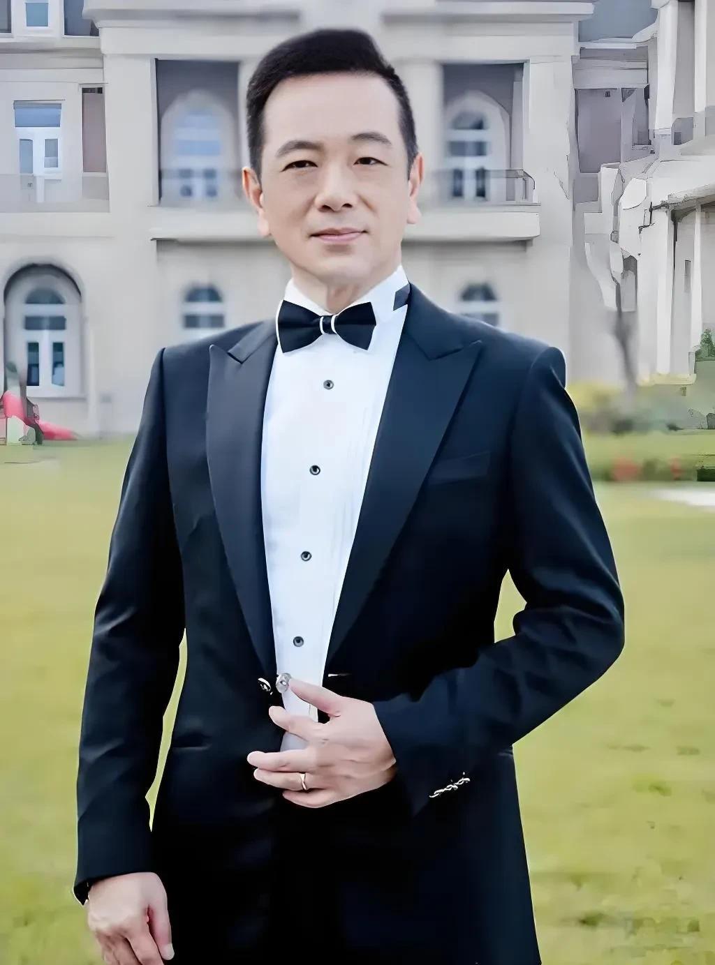 大家有没有发现？
张晨光这个演员有一个问题，
倒不是说他演技不行，也不是说他人品