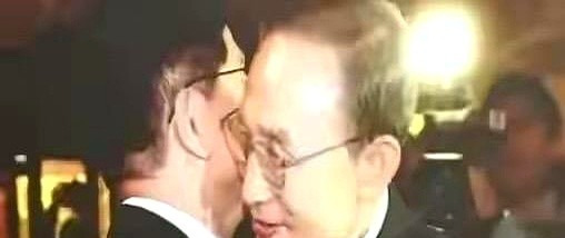 二总统出来又搞事了











---











什么？这