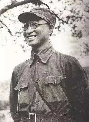 1928年，张云逸被捕，周总理让陈赓去救他，可张云逸不认识陈赓，还把他当成特务，