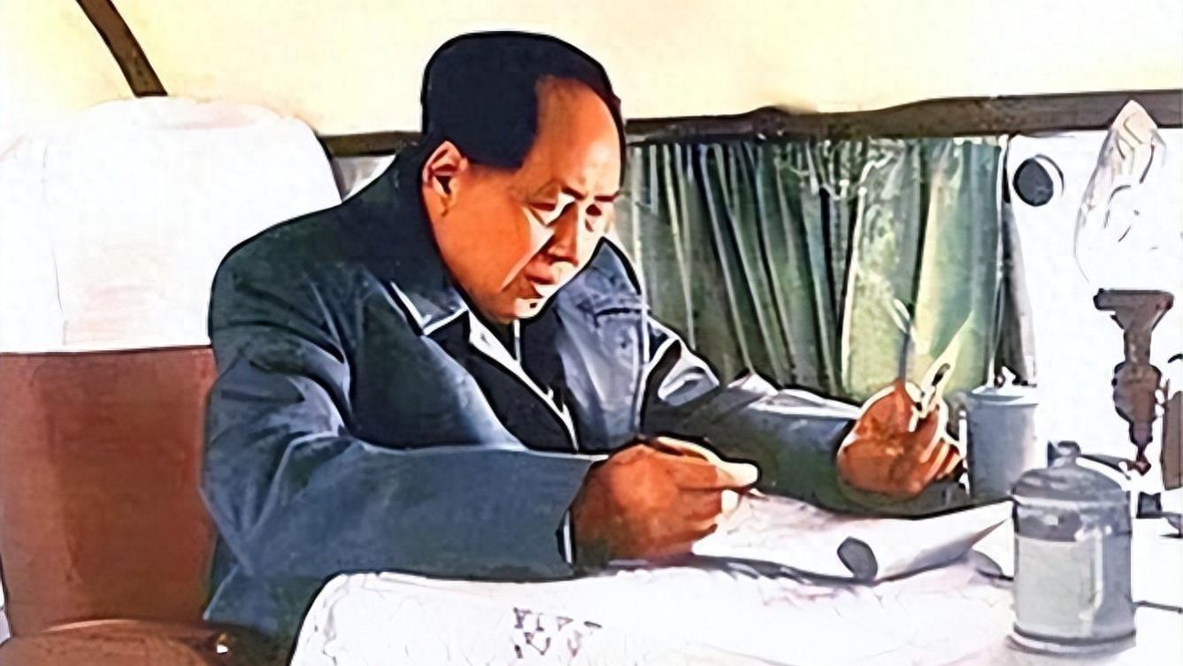 1949年，斯大林突然发来一封急电：红军敢渡长江，将面临美国打击