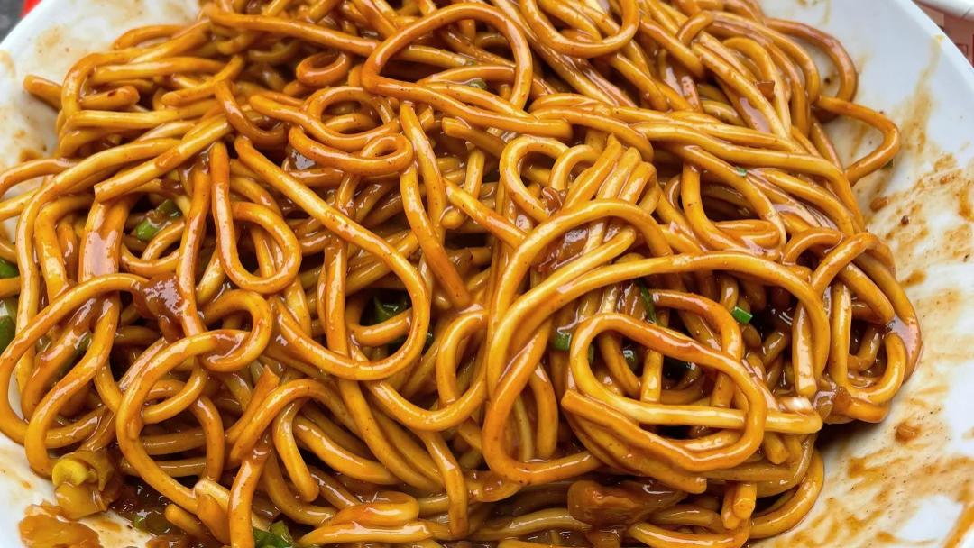 芝麻酱香，面条筋道！武汉热干面的市井烟火传奇