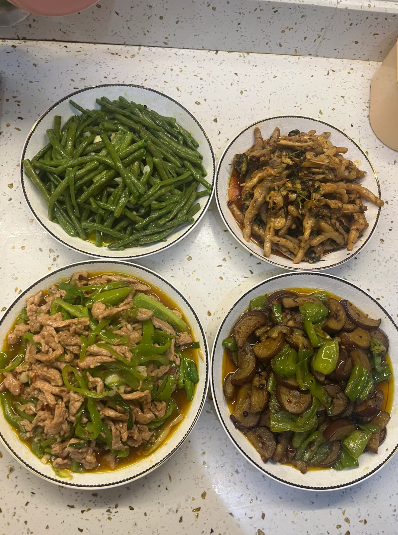 又是被老公嫌弃的一天

这个不好吃，那个不想吃

唐僧肉好吃你去吃吧😡

气死