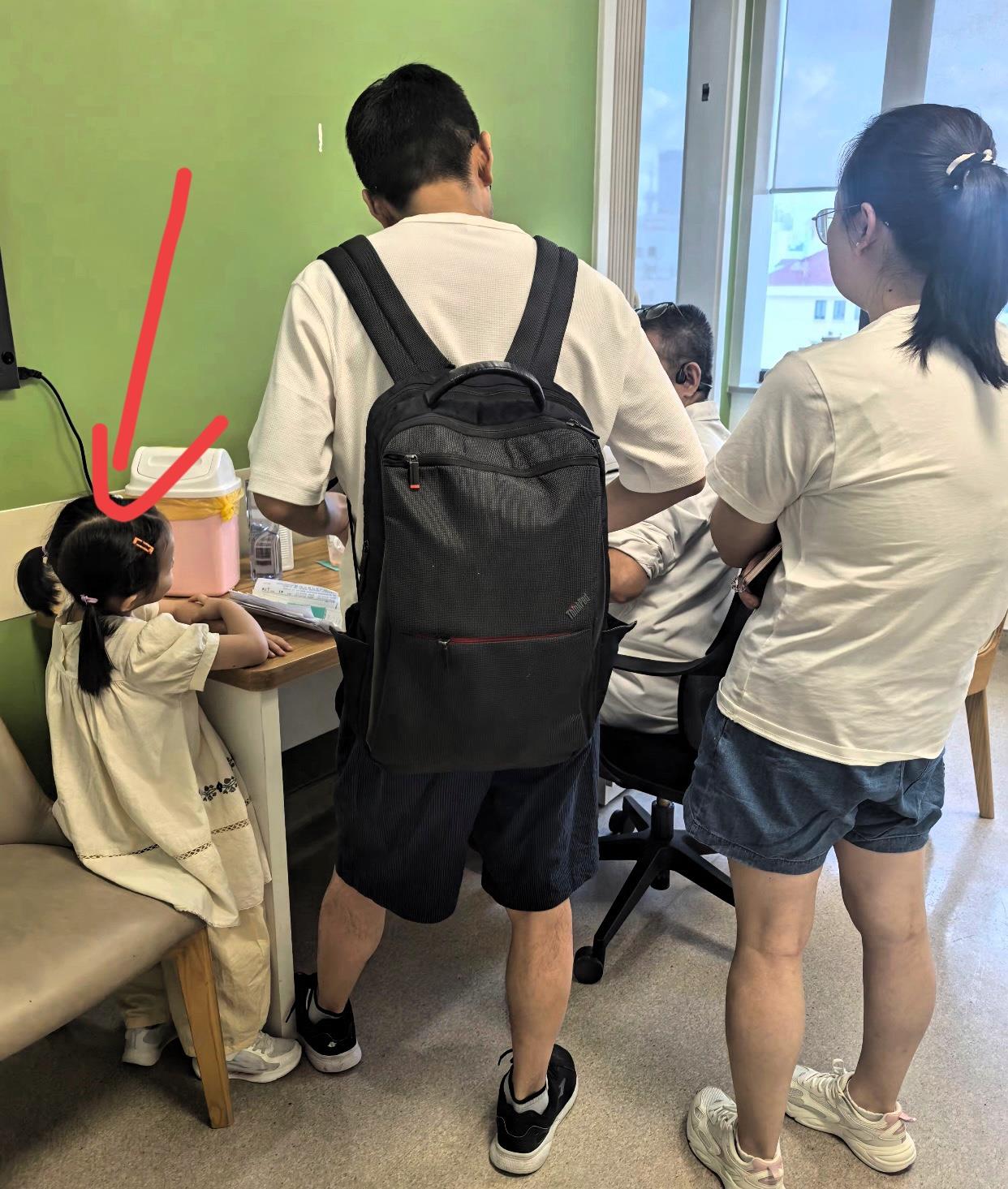 天水铅中毒事件里，这位工程师爸爸的做法太让人佩服了。

孩子查出铅中毒后，他