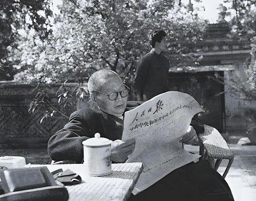 记者曾问刘文辉的儿子刘元彦：“你父亲对您一生影响最大的是什么？”刘元彦说：“他晚