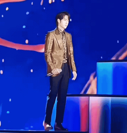王一博春晚金色西装彩排视频











我的妈呀！你们看到了吗？王一博