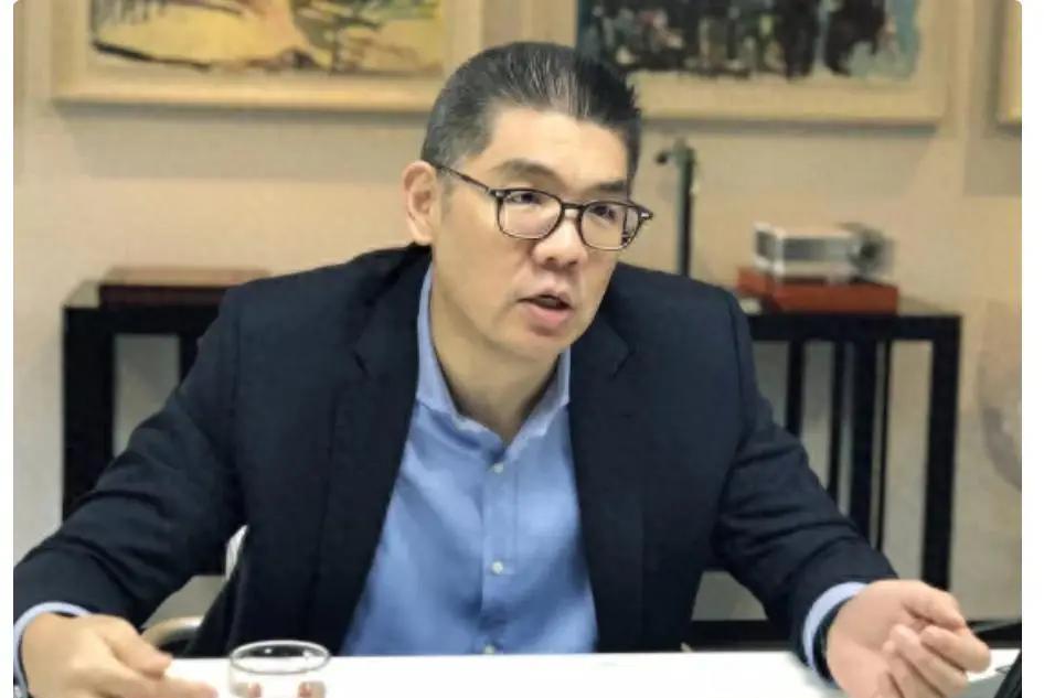 所有人都以为两岸最大的底牌是军事。错了！连胜文点破了真相：真正能一招锁死台湾的，